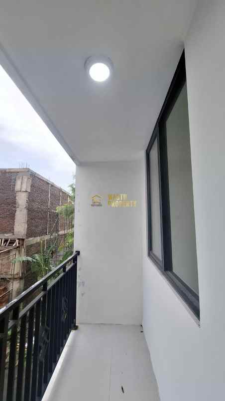 rumah siap huni 2 lantai dekat maguwoharjo sleman