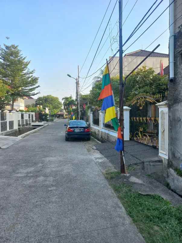 rumah siap huni dalam komplek 1 km ke rs duren sawit