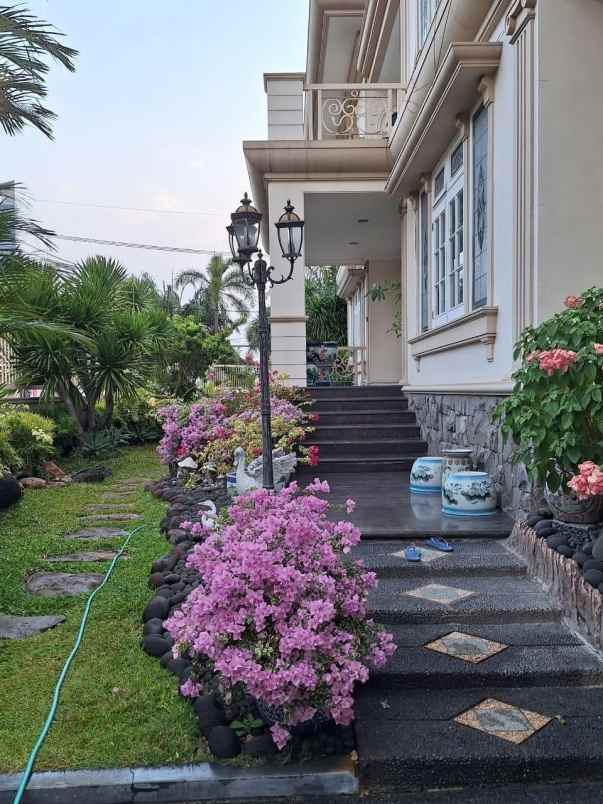 rumah siap huni full furnish bintang di ponggoh