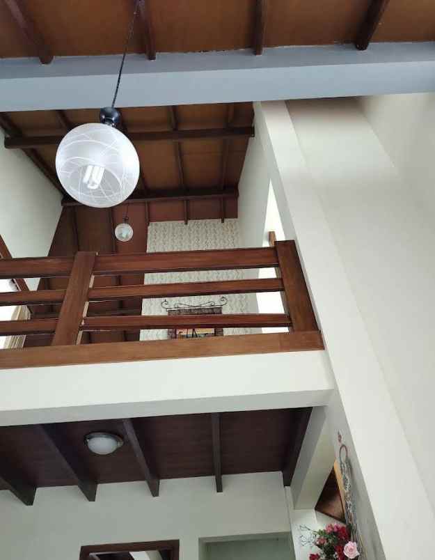 rumah singgasana pradana moh toha