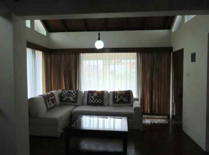 rumah singgasana pradana moh toha