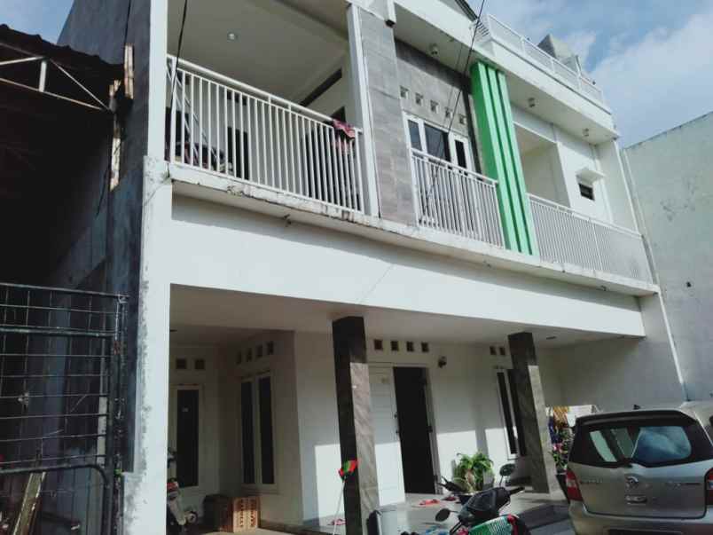 rumah taman royal 3 lantai murah