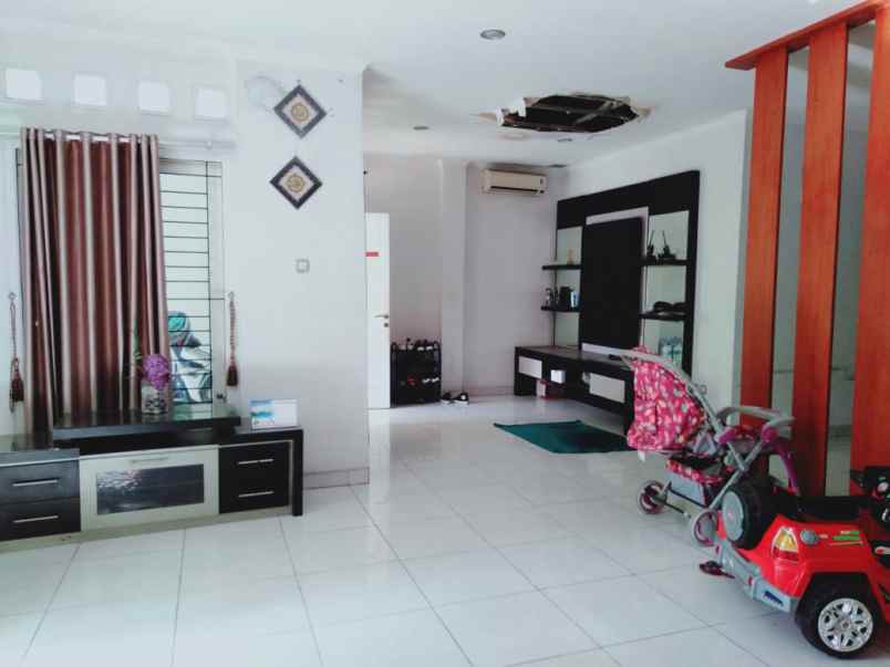 rumah taman royal 3 lantai murah