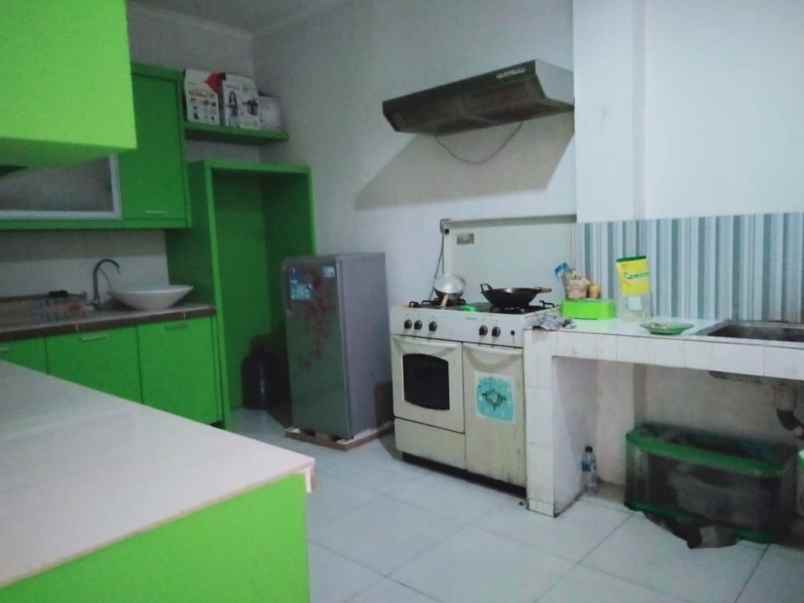 rumah taman royal 3 lantai murah