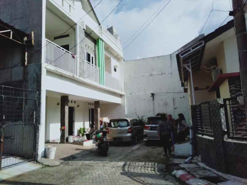 rumah taman royal 3 lantai murah