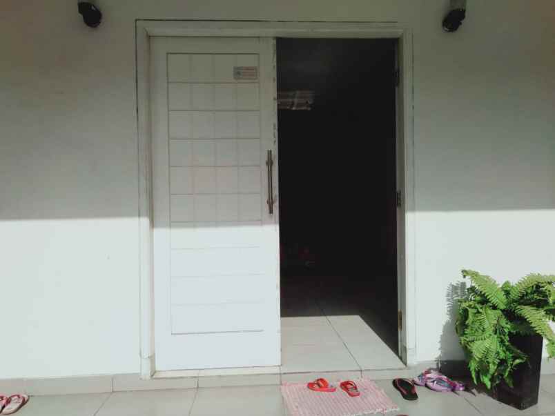 rumah taman royal 3 lantai murah