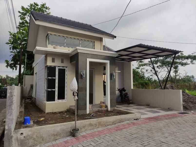 rumah terjangkau di magelang dekat jalan raya