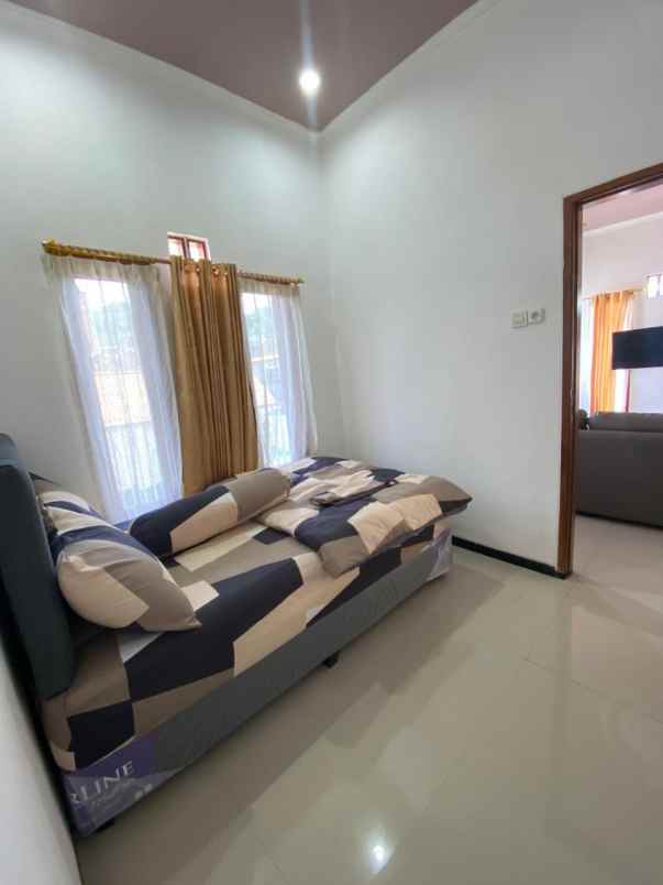 rumah villa kota batu