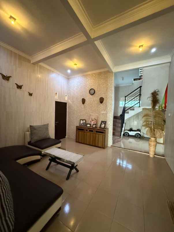 rumah villa modern lokasi di batu malang