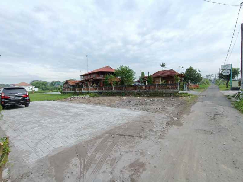 tanah jogja dekat resto eskala dan tip tap toe palagan