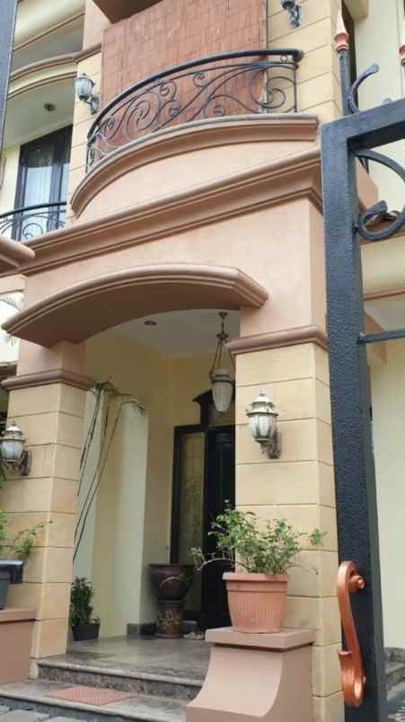 turun harga rumah mewah siap huni model hook