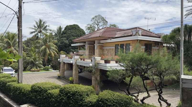 vila dijual di ciawi bogor 5 menit simpang gadog