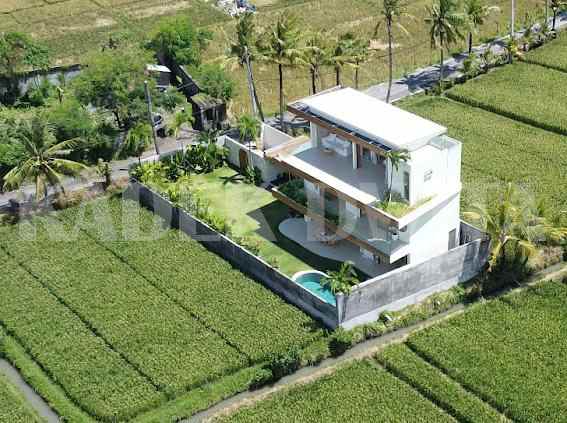 villa leasehold kedungu view sawah dekat pantai