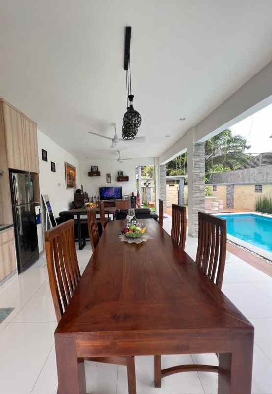 villa mewah fully furnished dekat pantai melasti bali