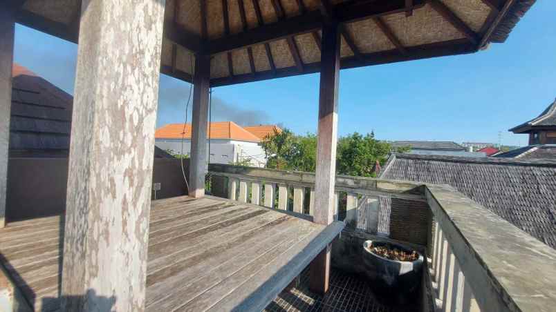 2 bedroom villa for rent close sidewalk jimbaran bali