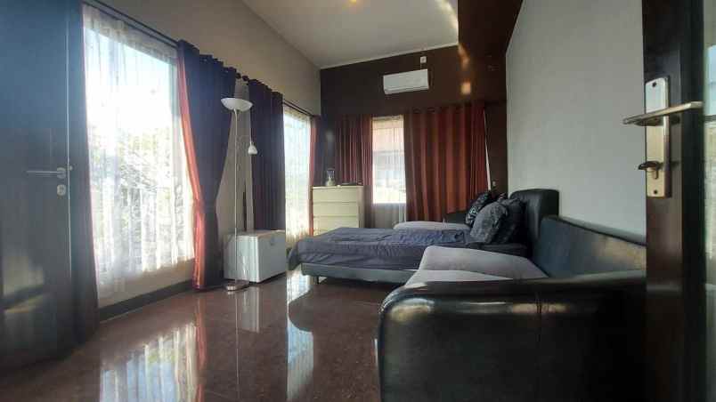 2 bedroom villa for rent close sidewalk jimbaran bali