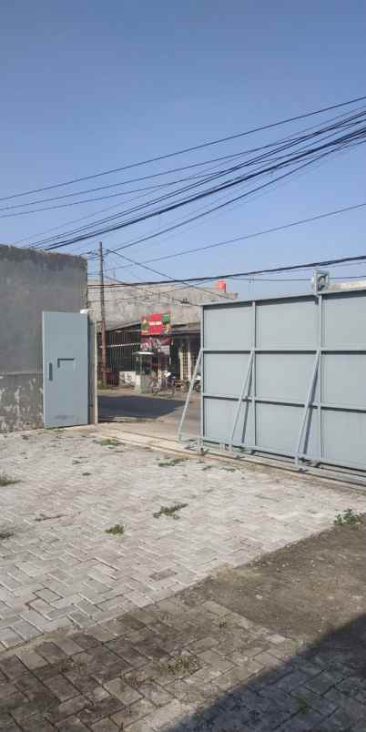 bangunan ex pabrik depan jalan besar