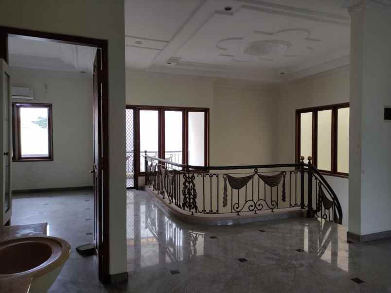 dijual apartemen kertajaya indah