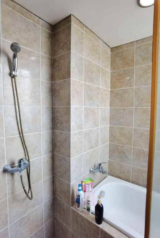 dijual apartment kemang village