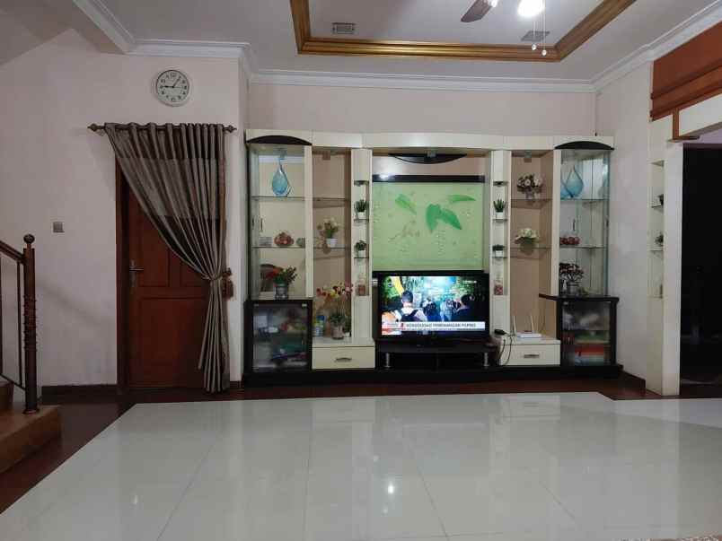 dijual cepat rumah 2 lantai di bellavista batam center