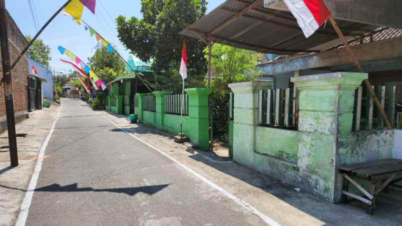 dijual cepat rumah di jln merbabu timur solo