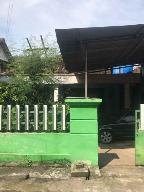 dijual cepat rumah di jln merbabu timur solo