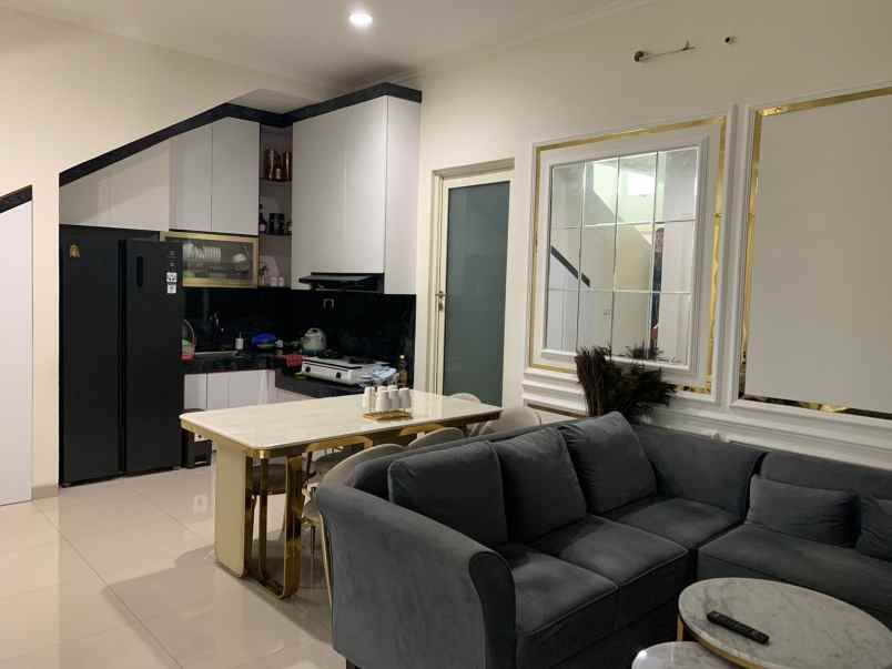 dijual cepat rumah suvarna sutera cluster catriona