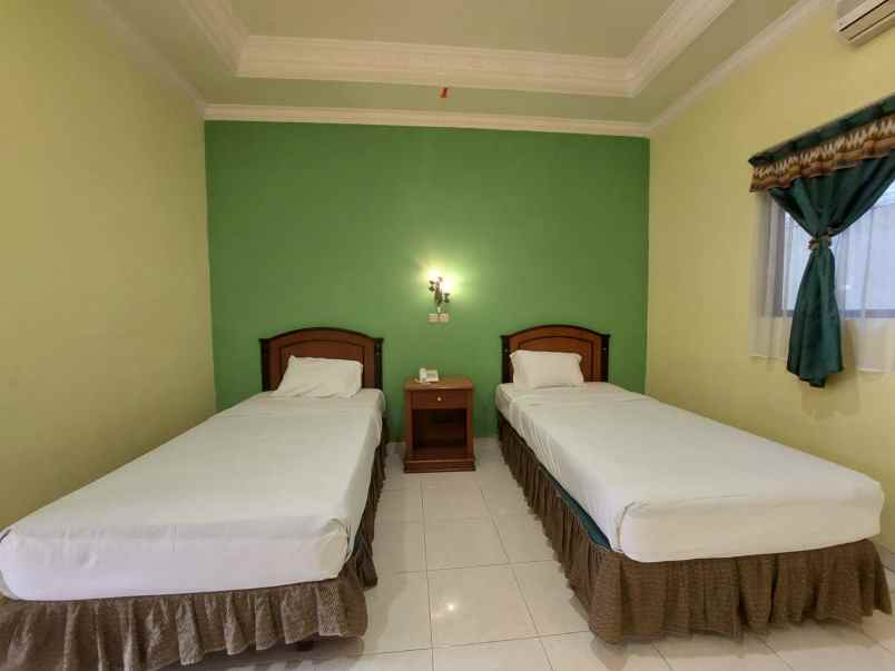 dijual hotel bintang 2 dekat amplaz