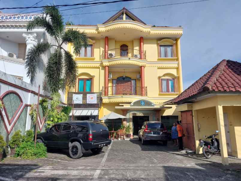 dijual hotel bintang 2 dekat amplaz