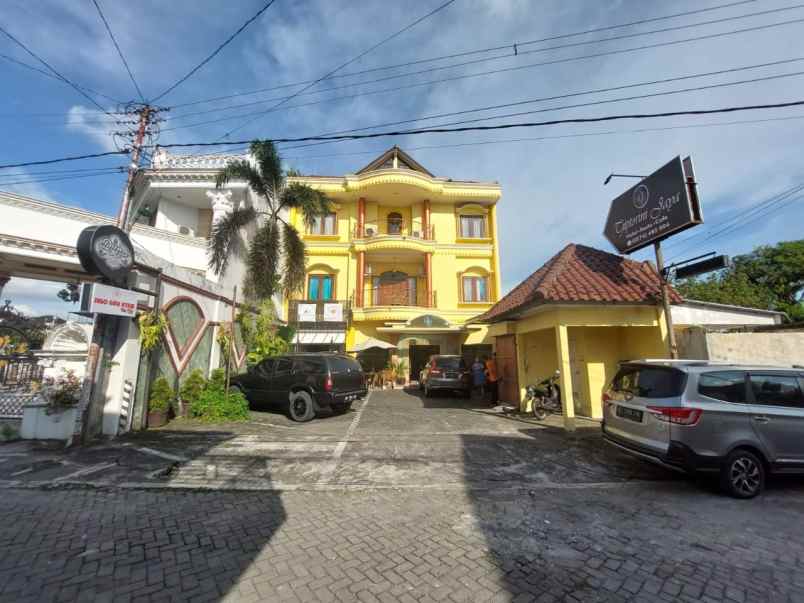 dijual hotel bintang 2 dekat amplaz