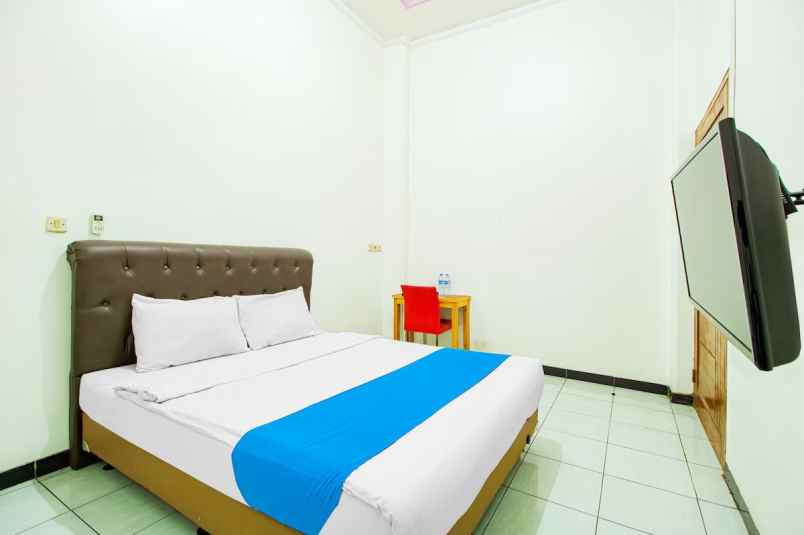 dijual hotel jl raya husein