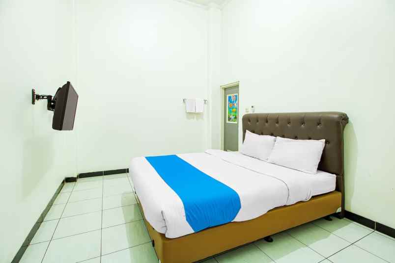 dijual hotel jl raya husein