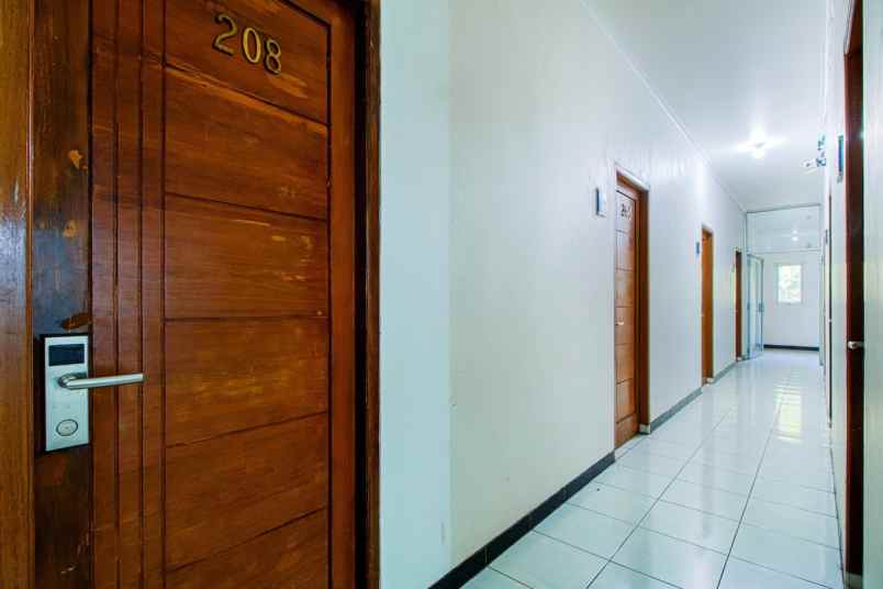 dijual hotel jl raya husein