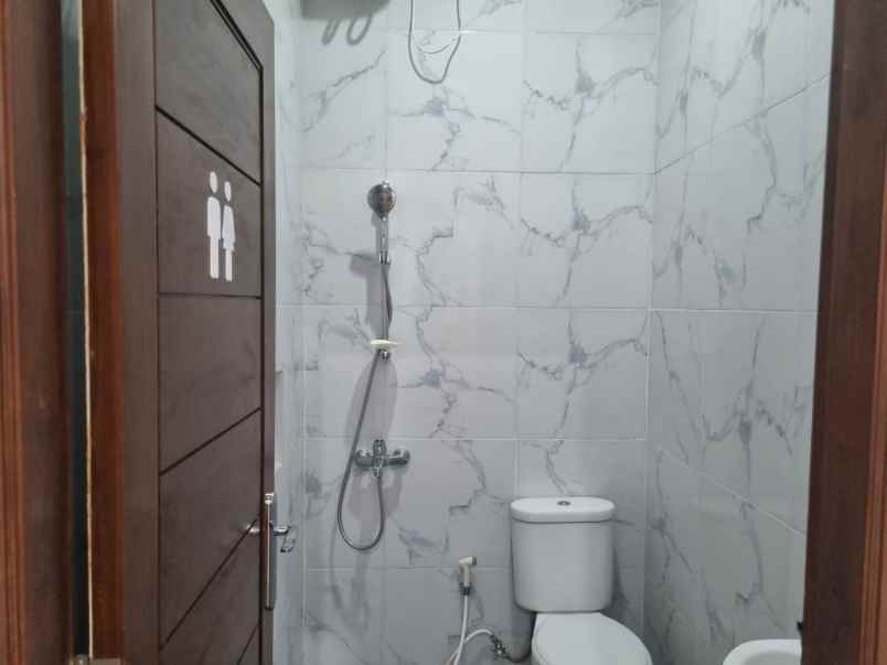 dijual kost caturtunggal kec depok