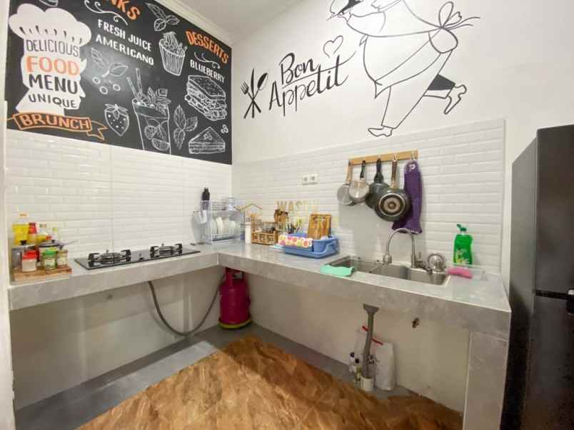 dijual kost caturtunggal kec depok