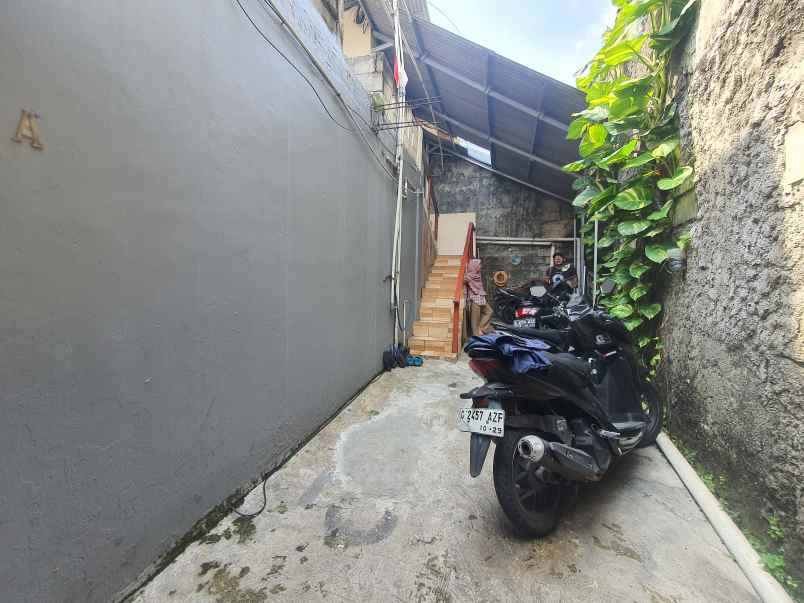 dijual kost jl kalimongso jurang mangu