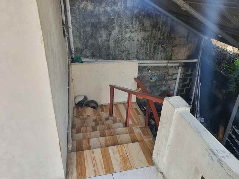 dijual kost jl kalimongso jurang mangu