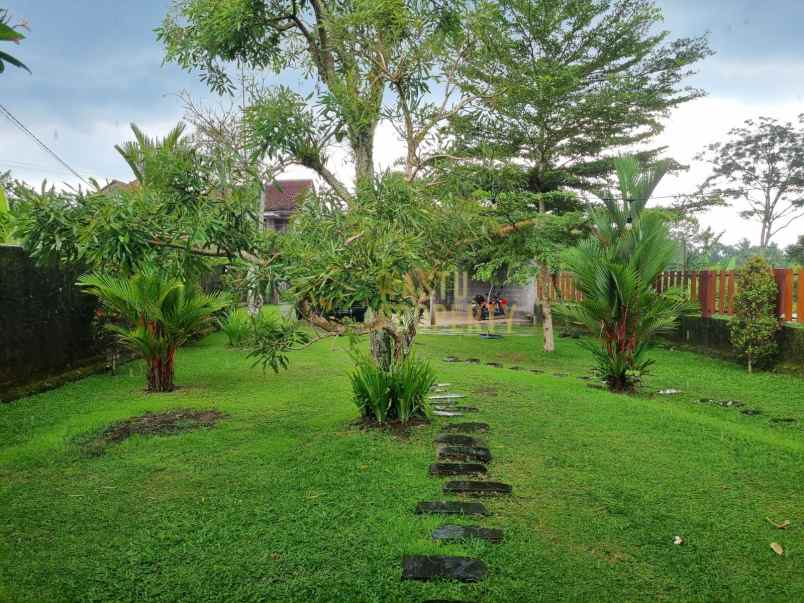 dijual murah villa cantik tanah luas di pakem