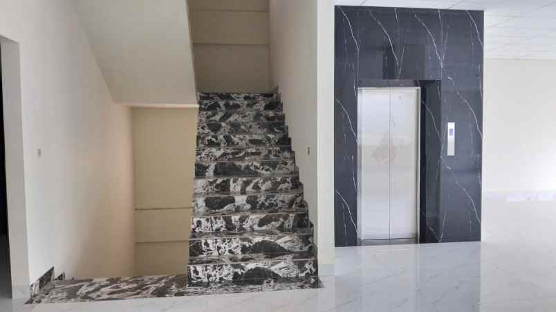 dijual ruko gudang kantor jl johar