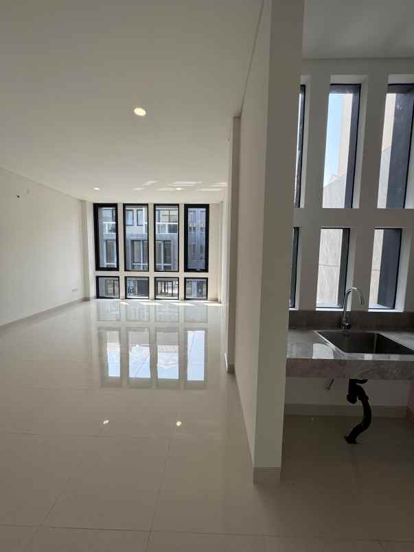 dijual ruko gudang kantor ruko del rey jl lkr