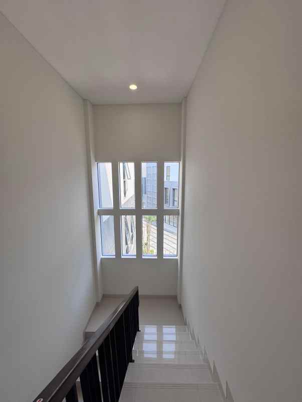 dijual ruko gudang kantor ruko del rey jl lkr