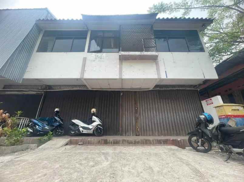 dijual ruko kosong di taman kebon jeruk jakarta barat