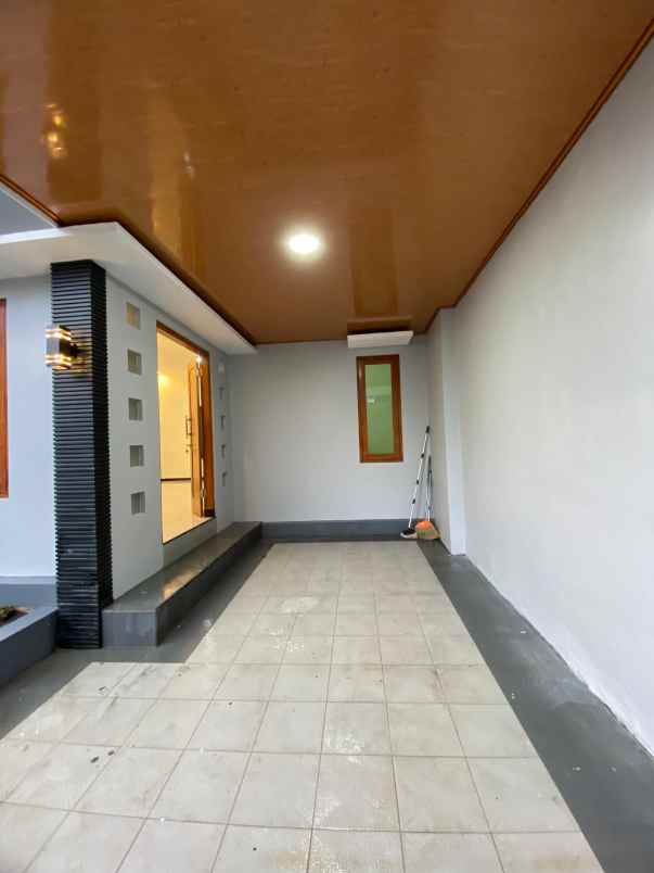 dijual rumah 2 km sleman city hall