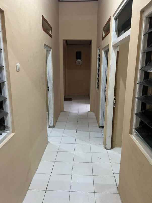 dijual rumah 2 km utara pakuwon mall