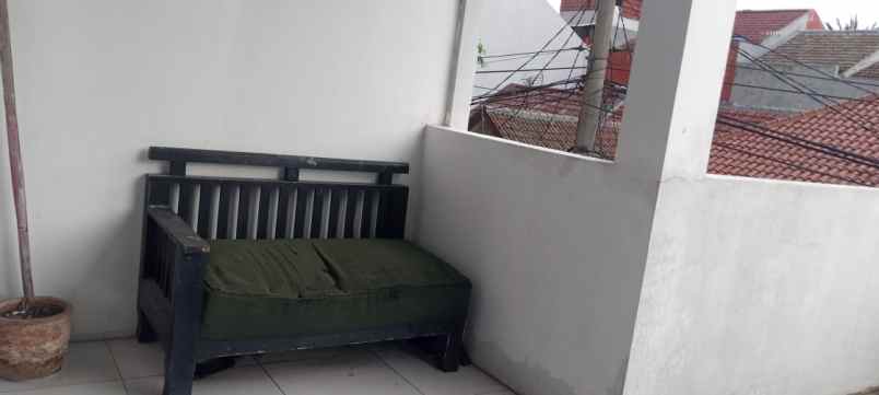 dijual rumah 2 lantai