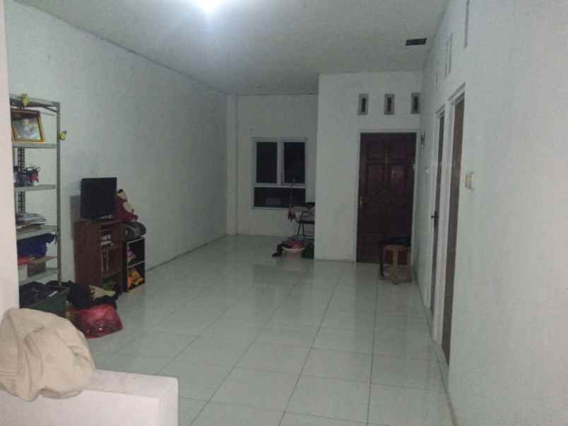 dijual rumah 2 lantai