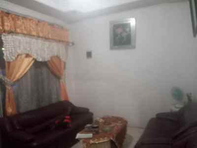 dijual rumah 2 lantai warung dan pom mini