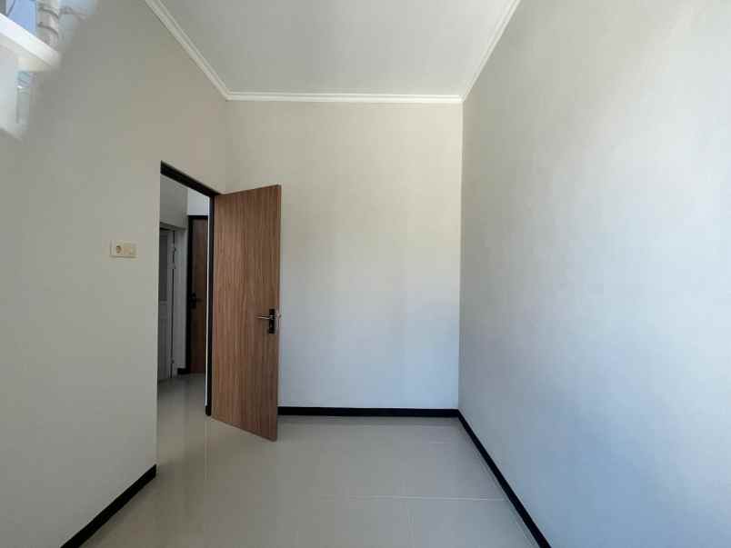 dijual rumah alana wisma indah