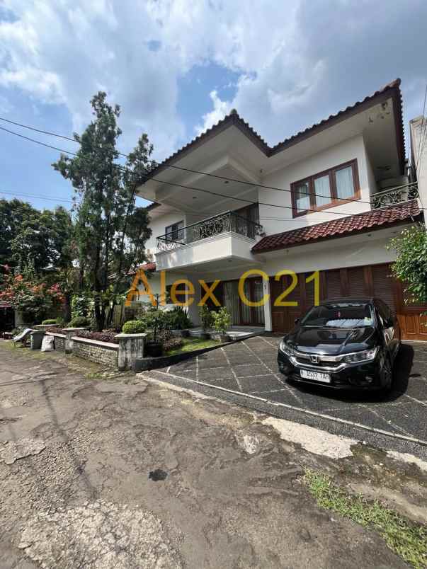 dijual rumah ampera