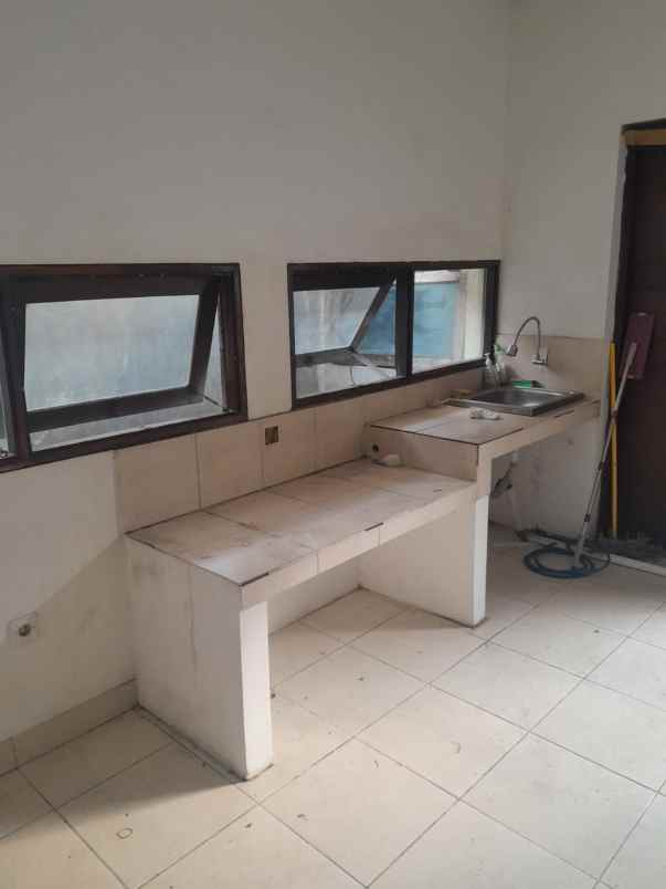 dijual rumah antapani jl cikajag cibatu